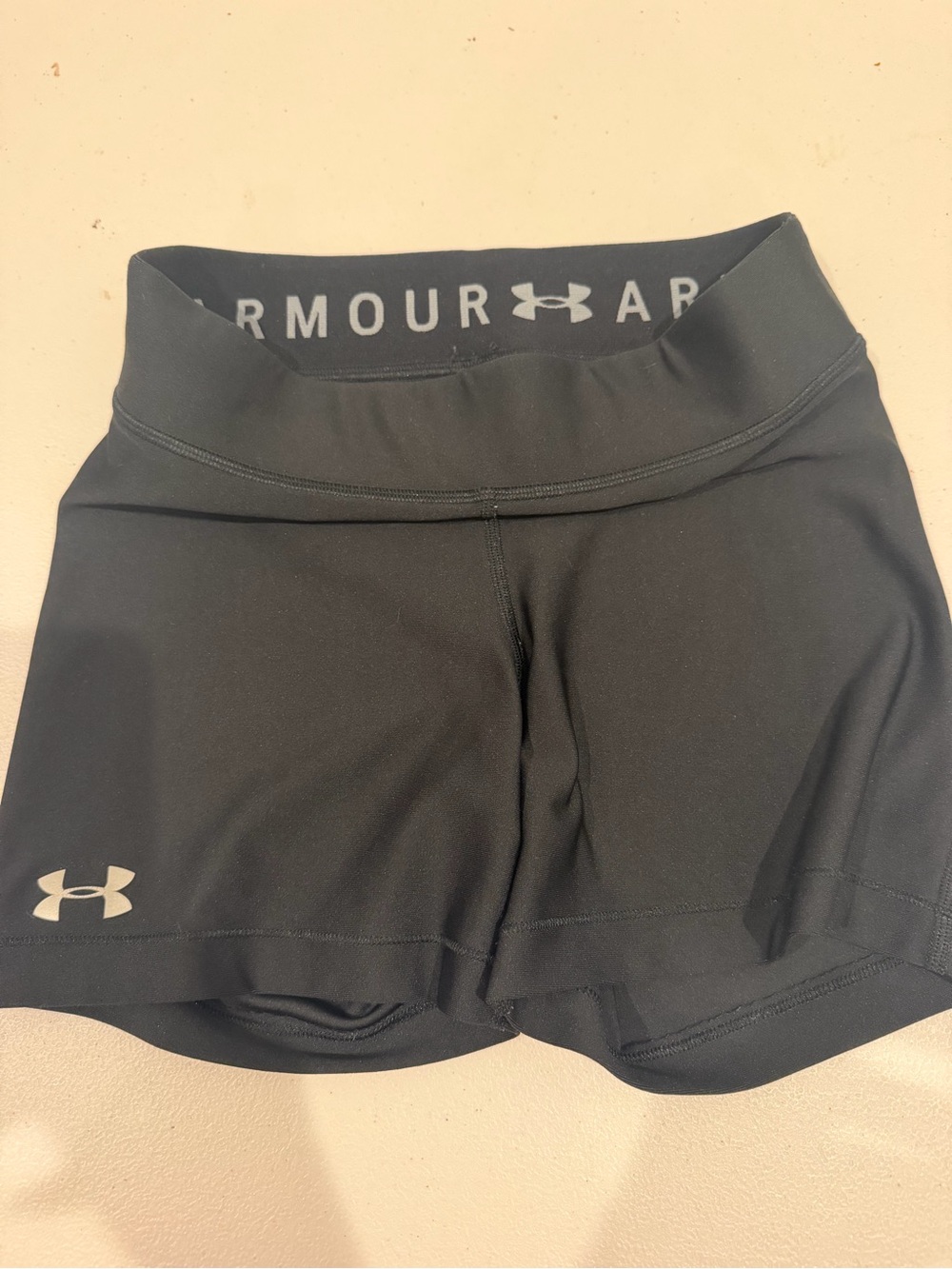 Woman’s Under Armour Black Athletic shorts